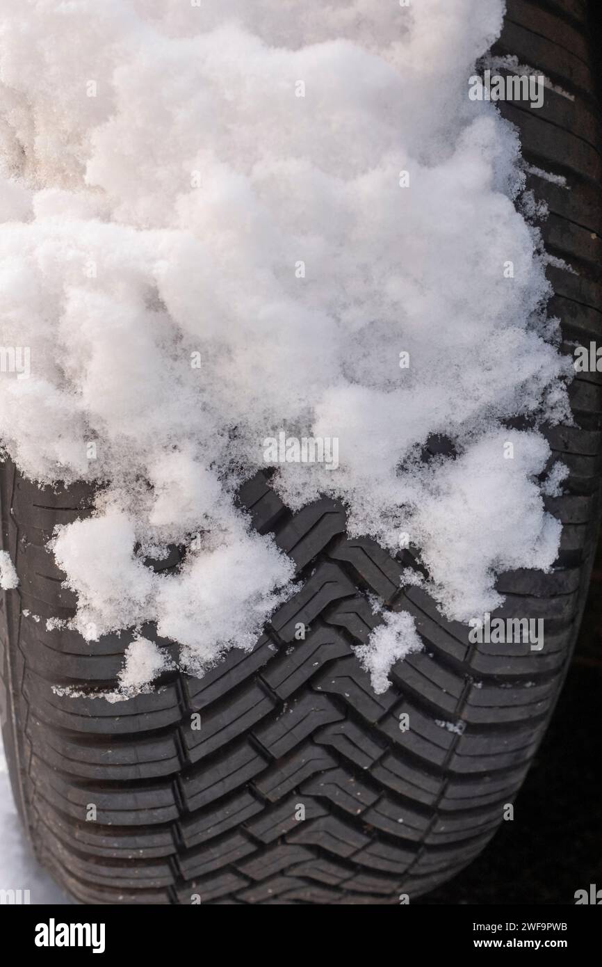 pneumatici ar sulla neve Foto Stock