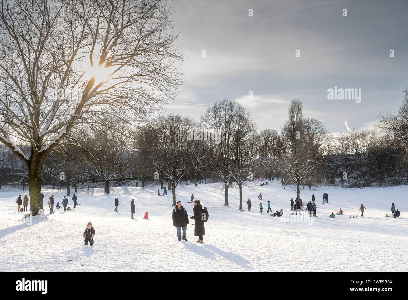 Paesaggio invernale nella Nippeser Taelchen (valle del Nippes) nel quartiere Nippes di Colonia Foto Stock