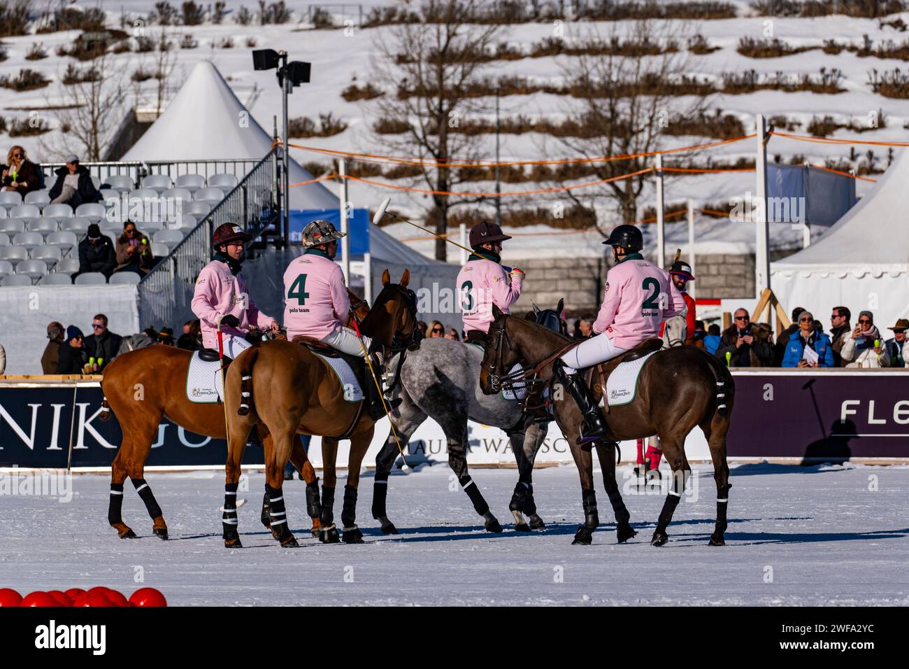 St Moritz - 28 gennaio 2024: Azioni di gioco e cerimonia di premiazione alle finali della Coppa del mondo di Polo neve St.Moritz 2024 Foto Stock