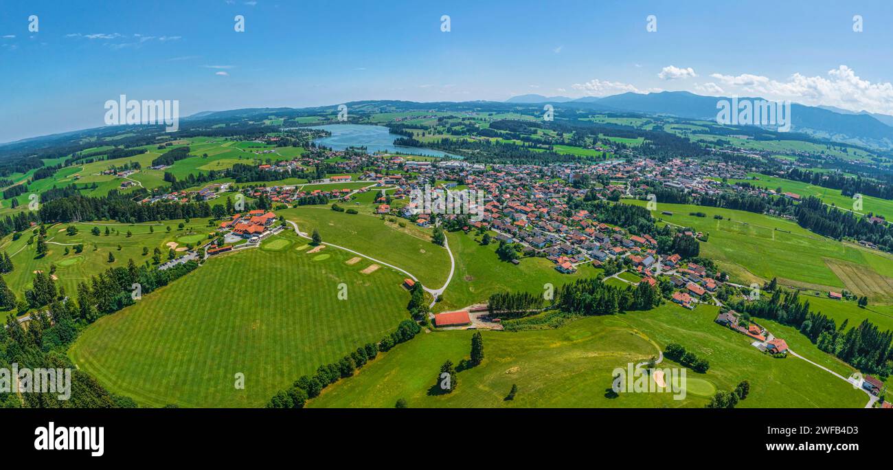 Lechbruck am SEE im Ostallgäu von oben Ausblick auf Lechbruck im Auerbergland im Sommer Lechbruck Bayern Deutschland **** Lechbruck am SEE in Ostallgäu Foto Stock