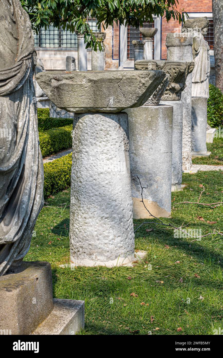 Stile bizantino nell'architettura dell'esterno di Costantinopoli Foto Stock