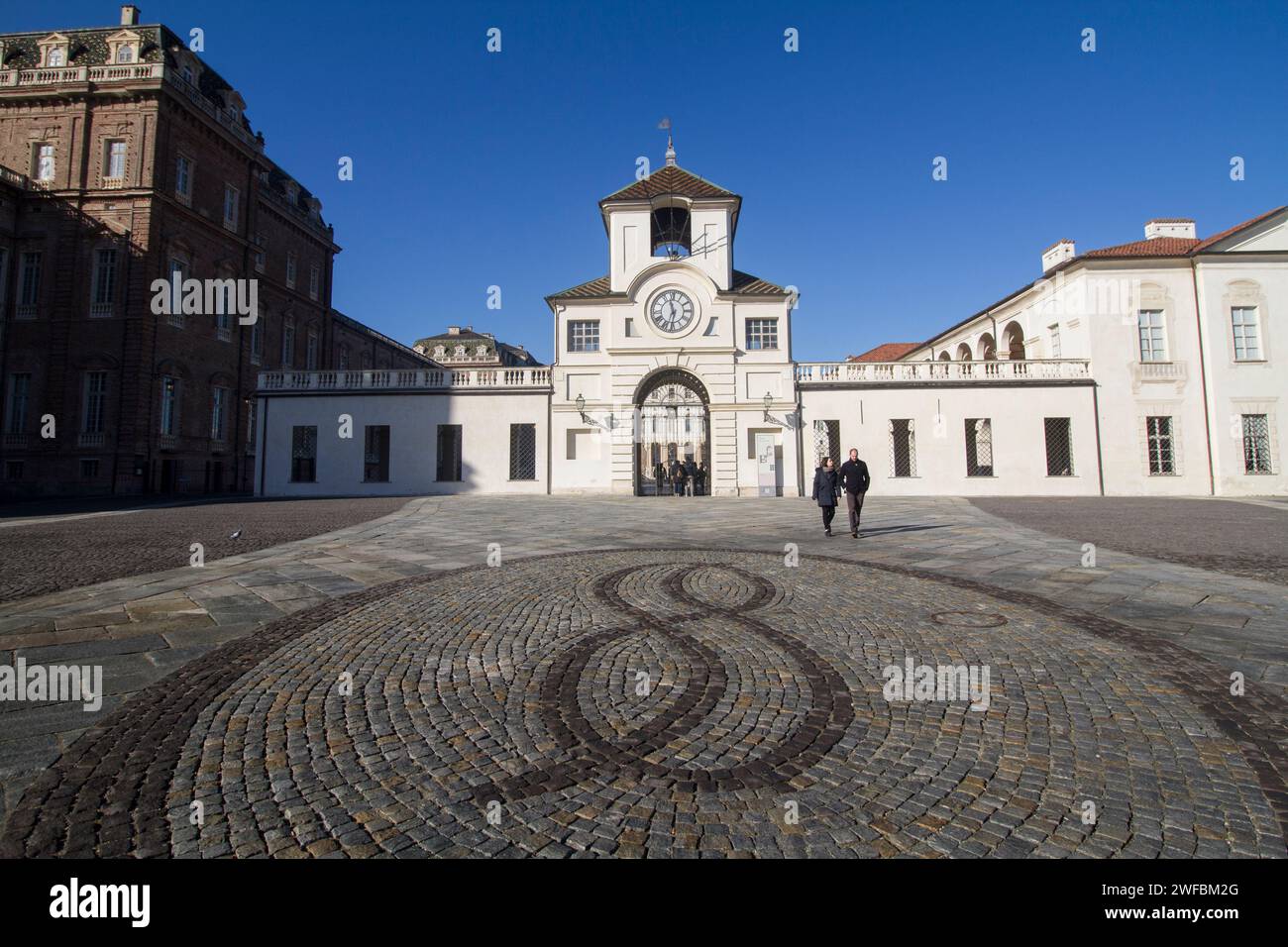 Palazzo reale Venaria. Ingresso da piazza della Repubblica Foto Stock