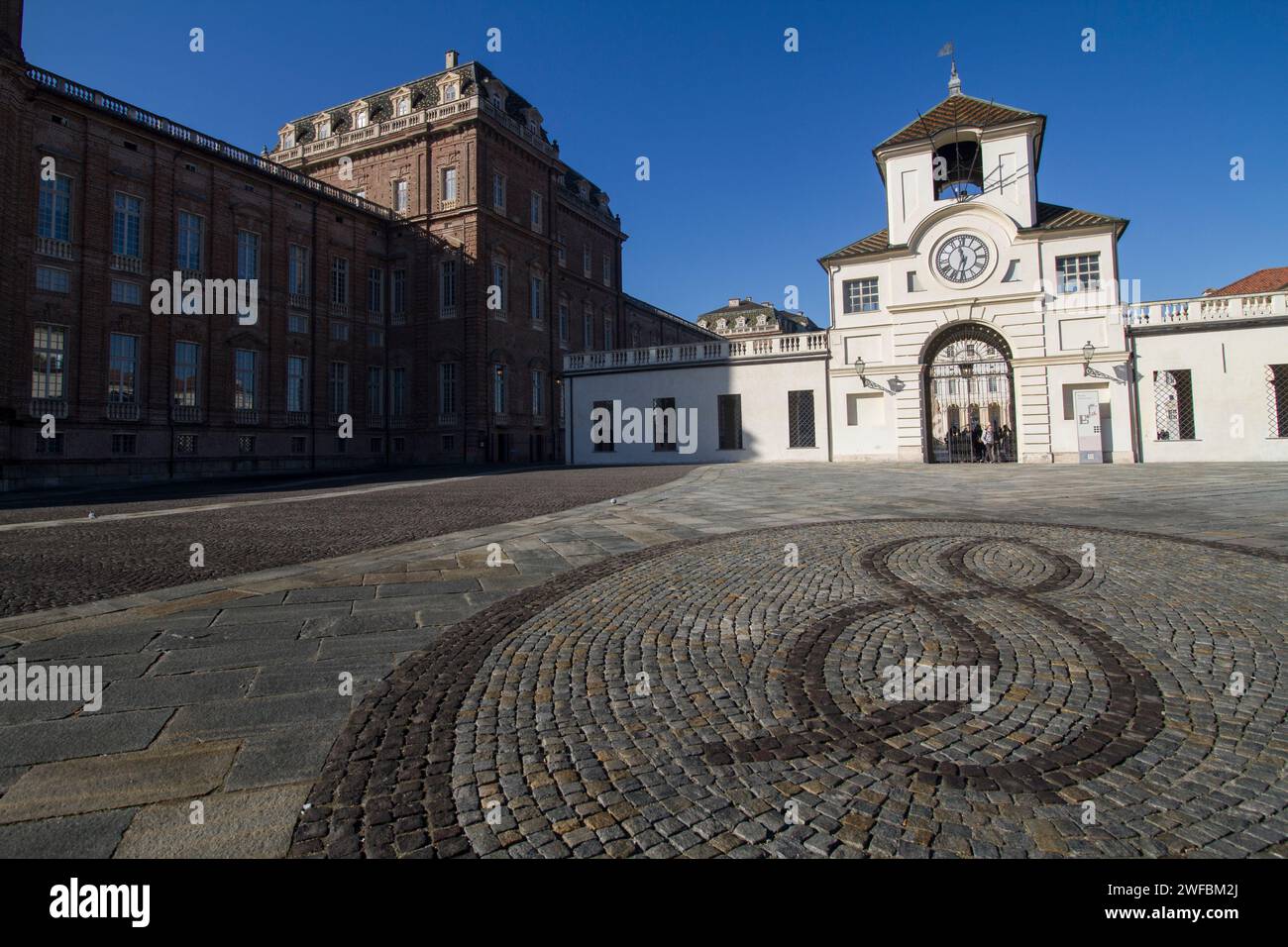 Palazzo reale Venaria. Ingresso da piazza della Repubblica Foto Stock