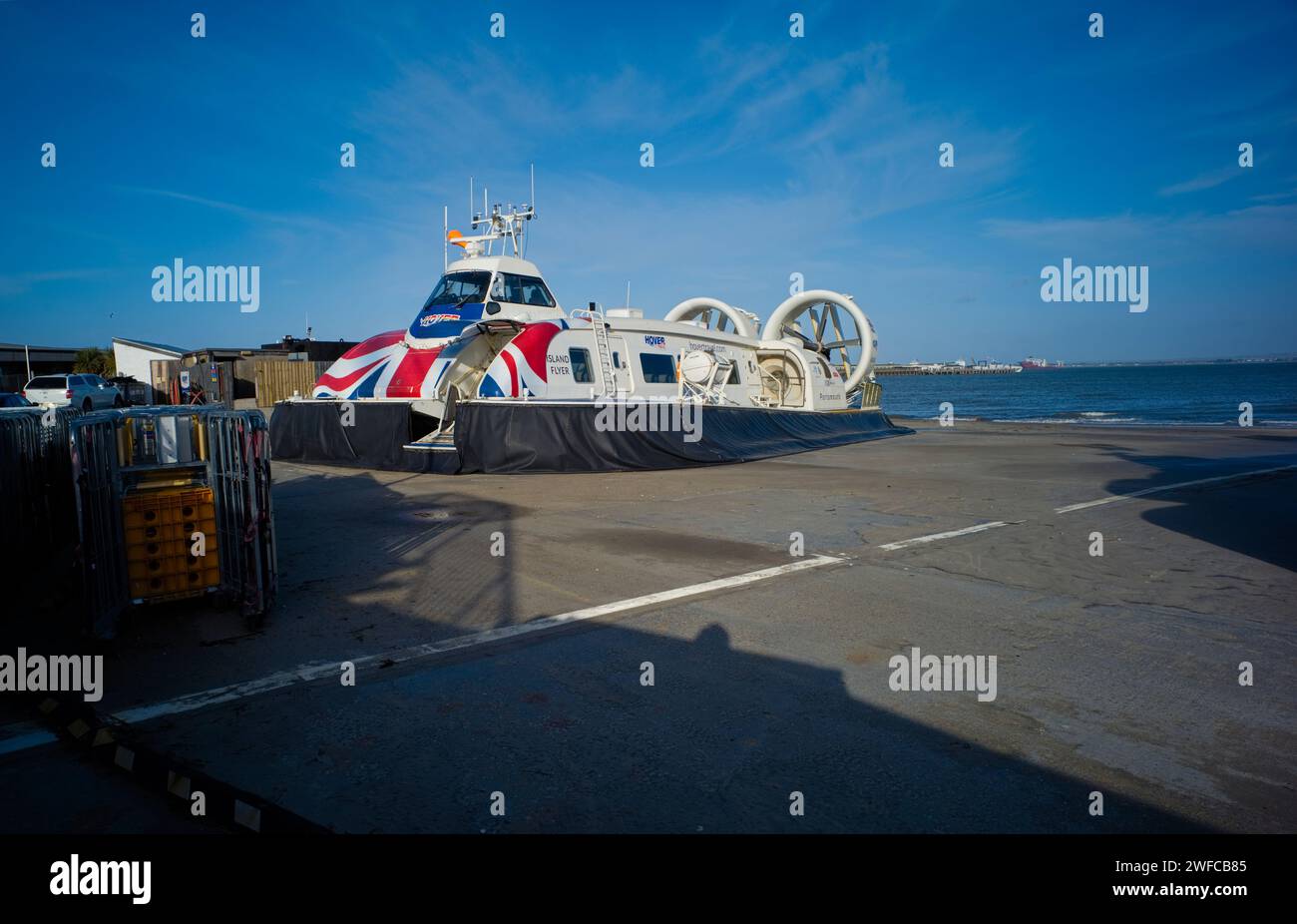 Hovercraft Island Flyer alla sua base Ryde sull'Isola di Wight Foto Stock