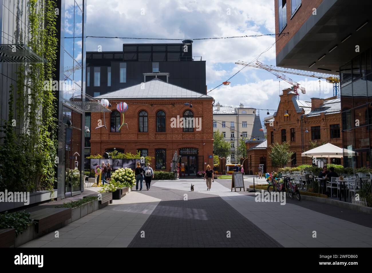 Quartiere di Praga, Varsavia, Polonia - 8 agosto 2023. Il Praga Koneser Center ha riqualificato il complesso nell'ex fabbrica di vodka nel quartiere di Praga, Varsavia, Polonia. Foto Stock