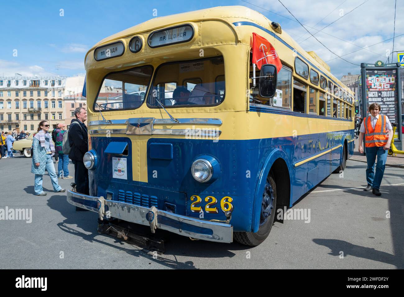 SAN PIETROBURGO, RUSSIA - 20 MAGGIO 2023: Vecchio filobus sovietico MTB-82 No. 266 al festival internazionale dei trasporti 'SPbTransportFest-2023' Foto Stock