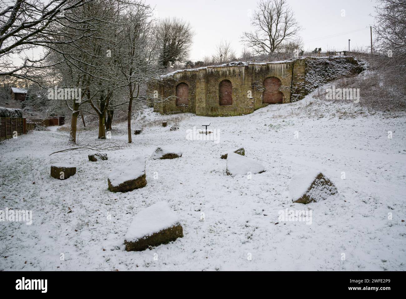 I vecchi forni di calce vicino al canale di Marple vicino a Stockport, Greater Manchester, Inghilterra. Foto Stock