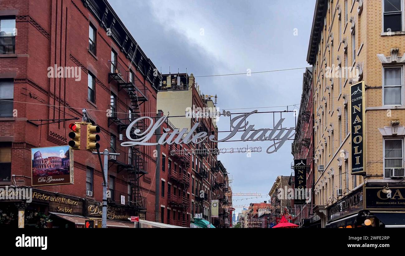 New York, USA; 4 gennaio 2024: Little Italy è un quartiere americano situato a Manhattan, così chiamato per le sue origini e i suoi ristoranti italiani. Foto Stock