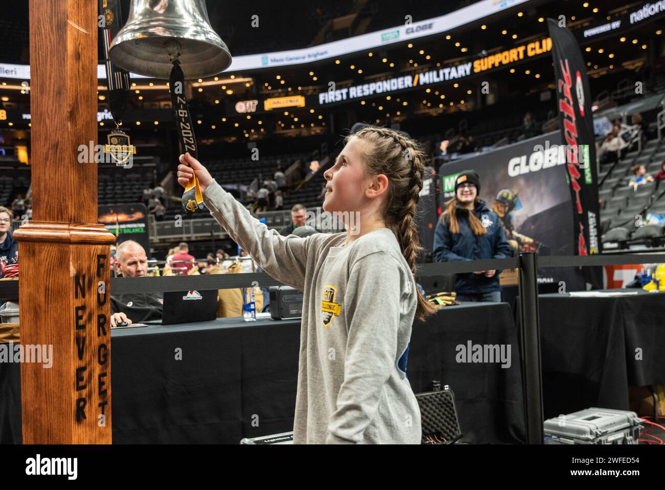 L'ottava edizione annuale della BFit Challenge, organizzata dalla Boston Bruins Foundation, raccogliendo fondi per le organizzazioni di beneficenza che sostengono i soccorritori e i membri militari. Foto Stock