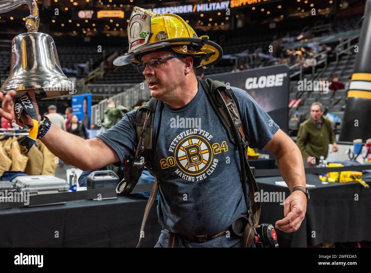 L'ottava edizione annuale della BFit Challenge, organizzata dalla Boston Bruins Foundation, raccogliendo fondi per le organizzazioni di beneficenza che sostengono i soccorritori e i membri militari. Foto Stock