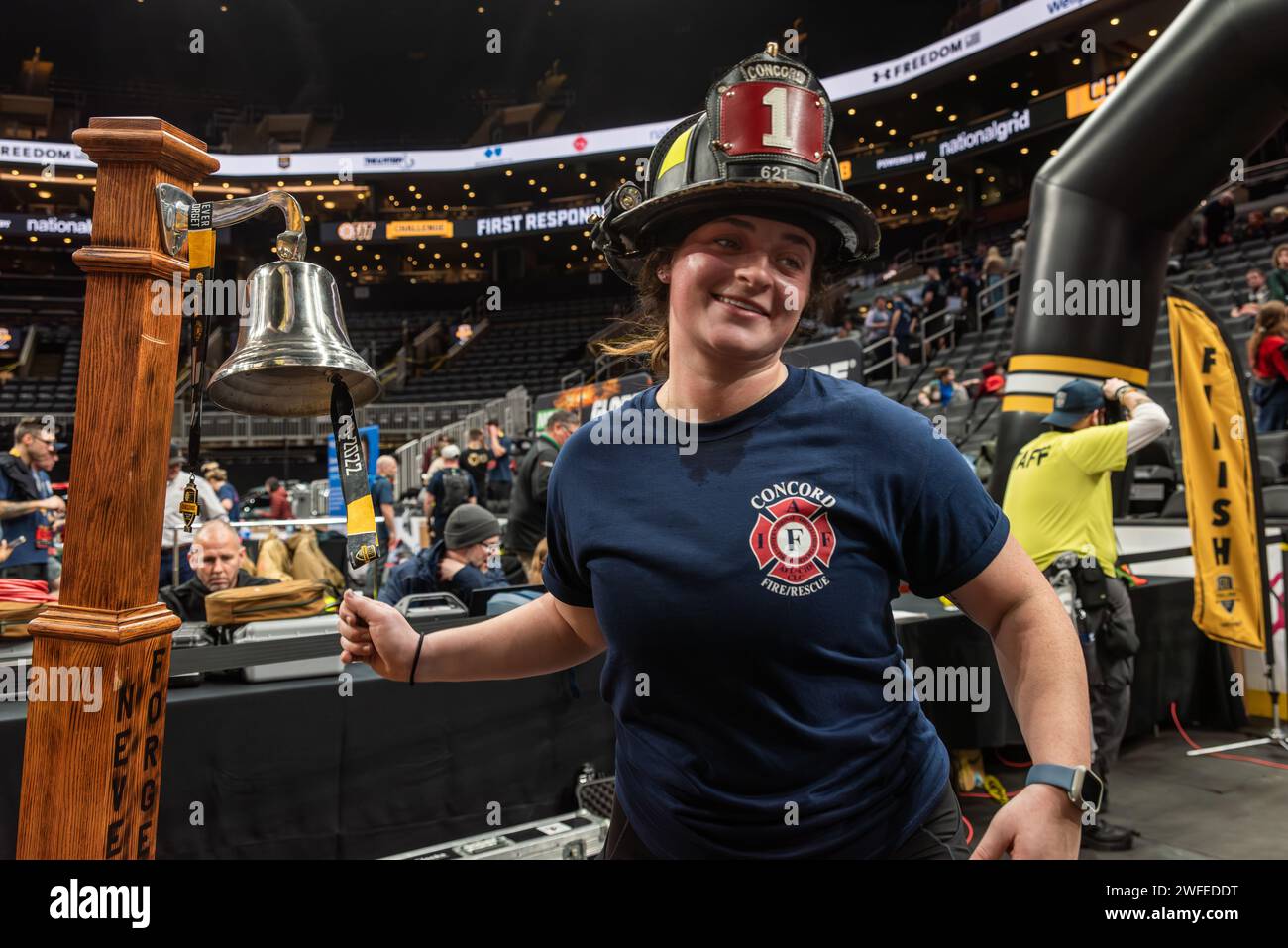 L'ottava edizione annuale della BFit Challenge, organizzata dalla Boston Bruins Foundation, raccogliendo fondi per le organizzazioni di beneficenza che sostengono i soccorritori e i membri militari. Foto Stock