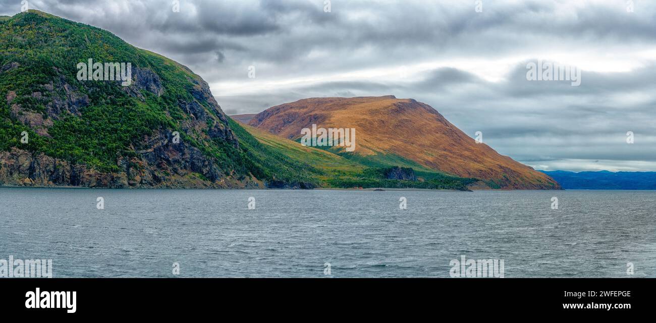 Tablelands sulla costa, Gros Morne National Park, Terranova, Canada Foto Stock