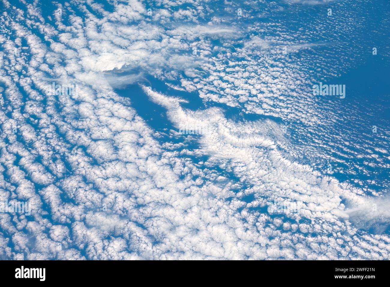 Un paesaggio nuvoloso insolito dall'alto Foto Stock