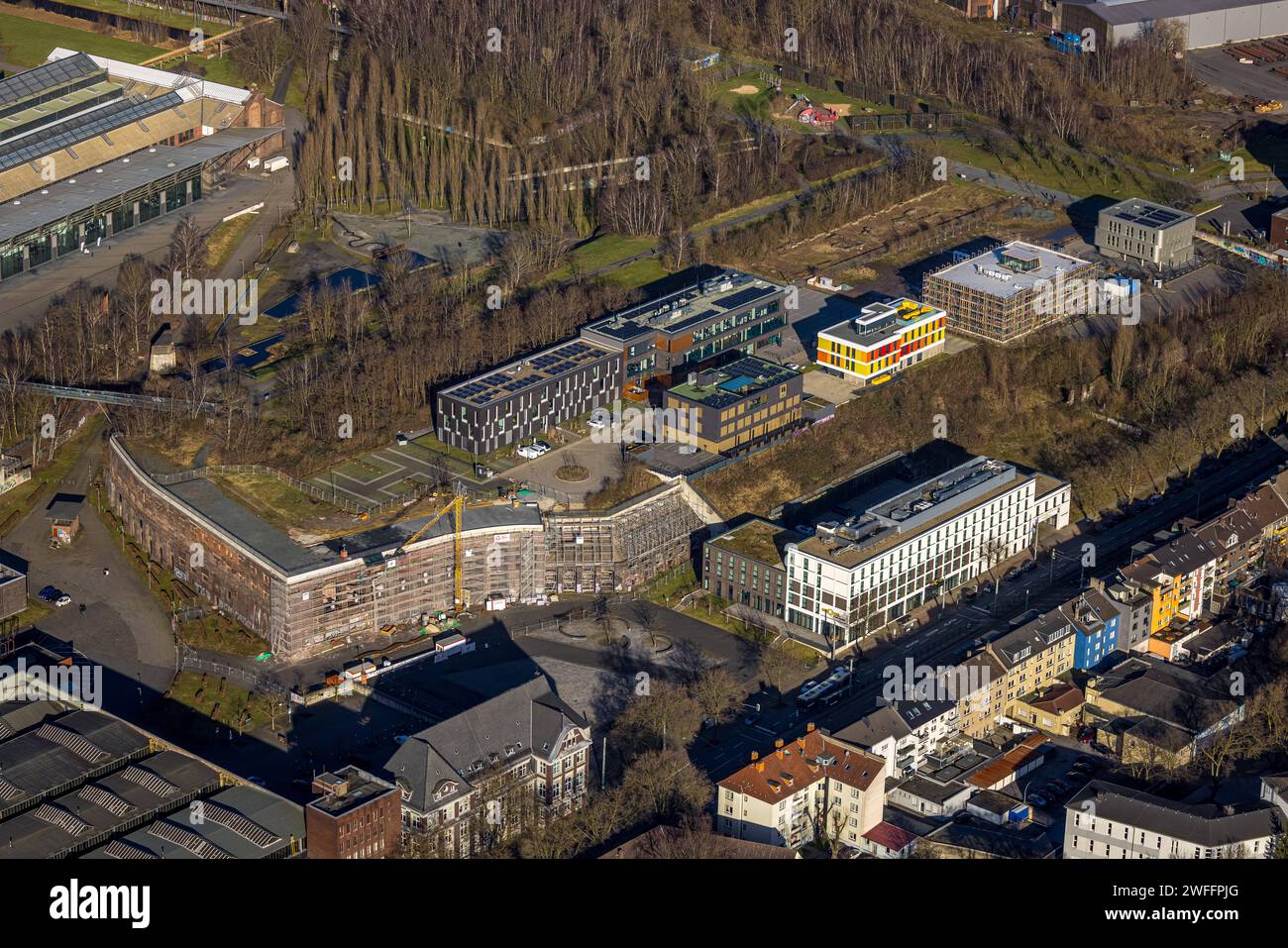 Luftbild, Westpark, Alleestraße und Gerard-Mortier-Platz am Westpark, Kultur Ruhr GmbH Gebäude, Colosseum historische Sehenswürdigkeit, Kruppwerke, Bochum, Ruhrgebiet, Nordrhein-Westfalen, Deutschland ACHTUNGxMINDESTHONORARx60xEURO *** Vista aerea, Westpark, Alleestraße e Gerard Mortier Platz am Westpark, edificio Kultur Ruhr GmbH, monumento storico del Colosseo, Kruppwerke, Bochum, zona della Ruhr, Renania settentrionale-Vestfalia, Germania ATTENTIONxMINDESTHONORARx60xEURO Foto Stock