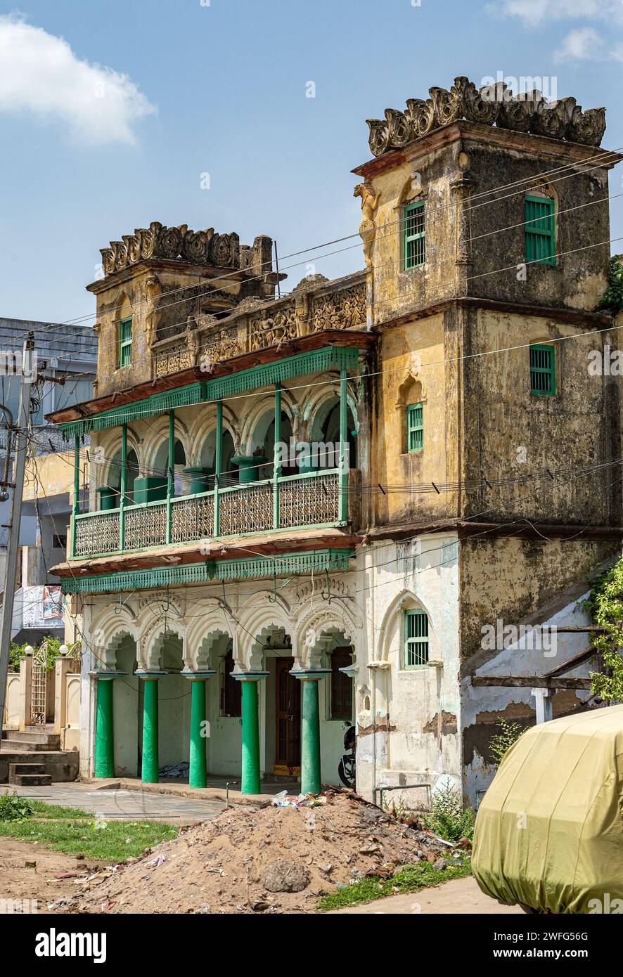 08 24 2015 Vintage Old Colonial Architecture, edificio residenziale d'epoca ad Amravati Andhra Pradesh India.Asia. Foto Stock