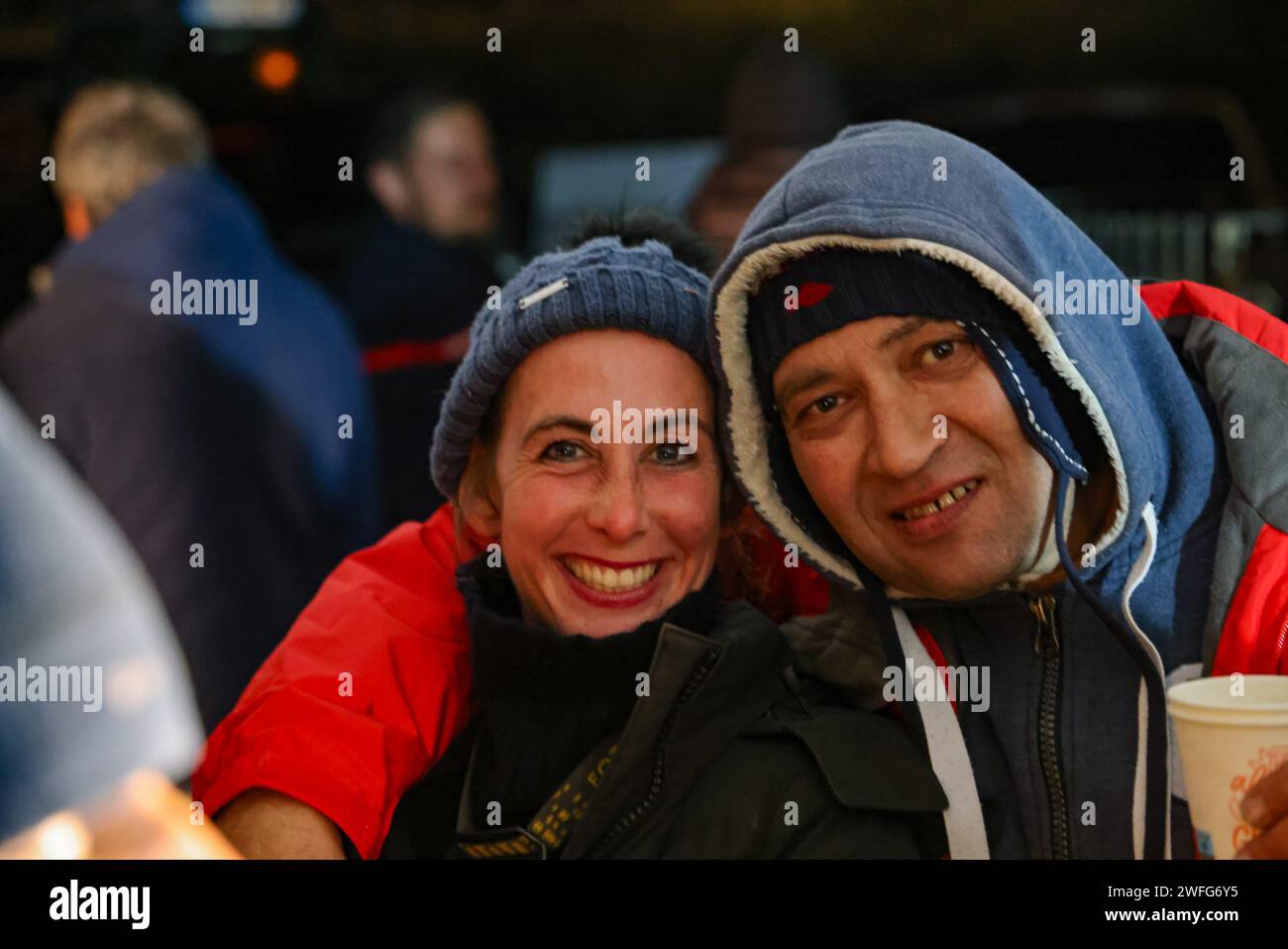 Marsiglia, Francia. 30 gennaio 2024. © PHOTOPQR/LA PROVENCE/Gilles Bader ; Marsiglia ; 30/01/2024 ; nuit avec les Agricteurs sur l A51 Marsiglia; 01/30/2024; l'autostrada A51 rimane bloccata in entrambe le direzioni allo svincolo con l'autostrada A8. Gli agricoltori continuano le loro azioni di protesta. Foto: Di notte con i contadini sull'autostrada A51. Credito: MAXPPP/Alamy Live News Foto Stock