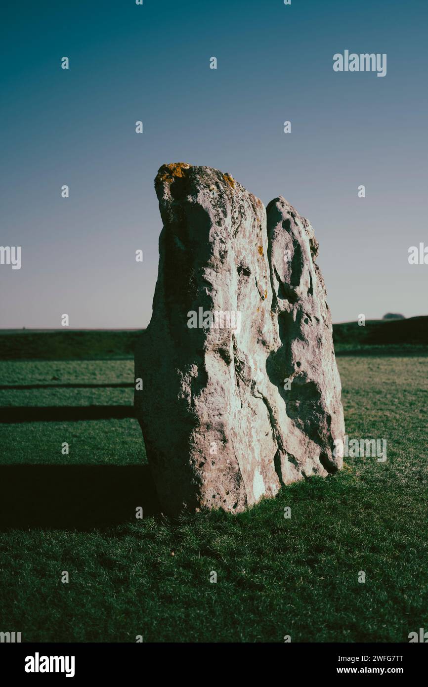 Standing Stone ad Avebury, Wiltshire, Inghilterra, Regno Unito, Gran Bretagna. Foto Stock