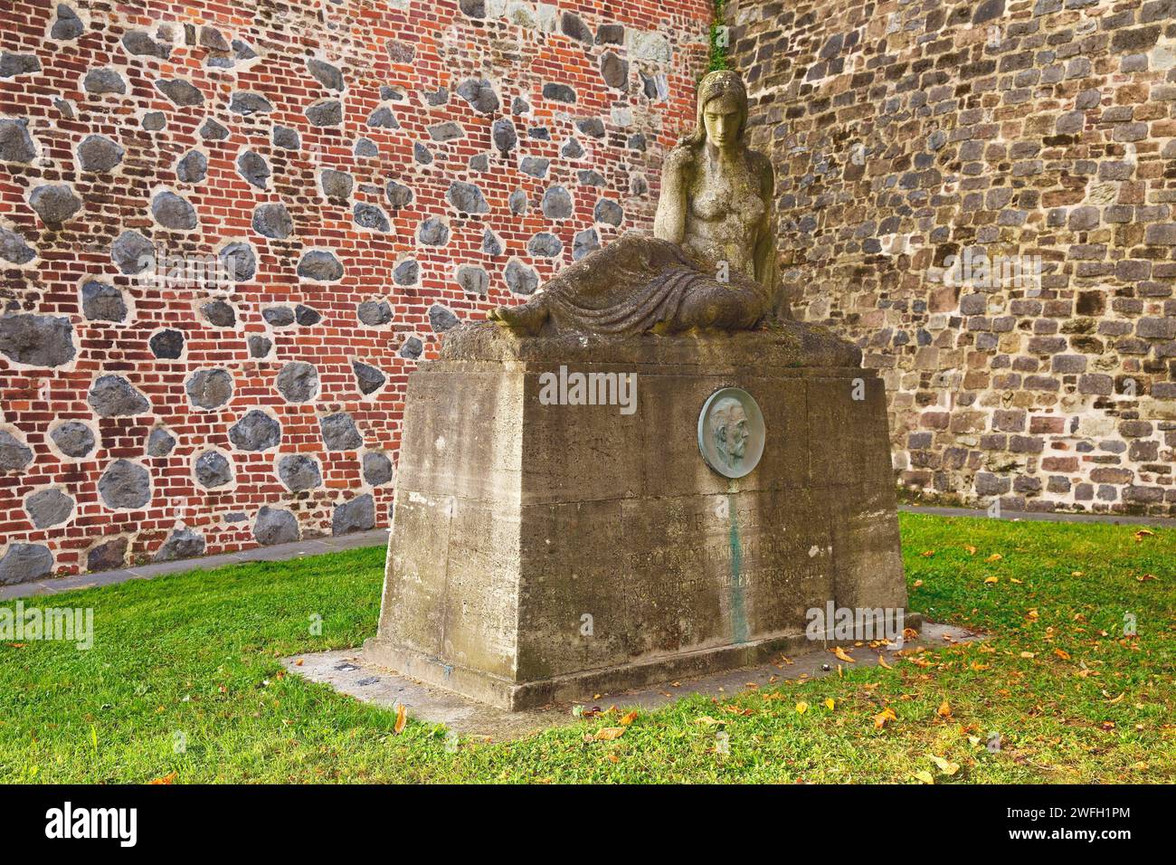 Monumento di Brassert sul fiume Reno a Bonn, Germania, Renania settentrionale-Vestfalia, Bonn, Alter Zoll Foto Stock