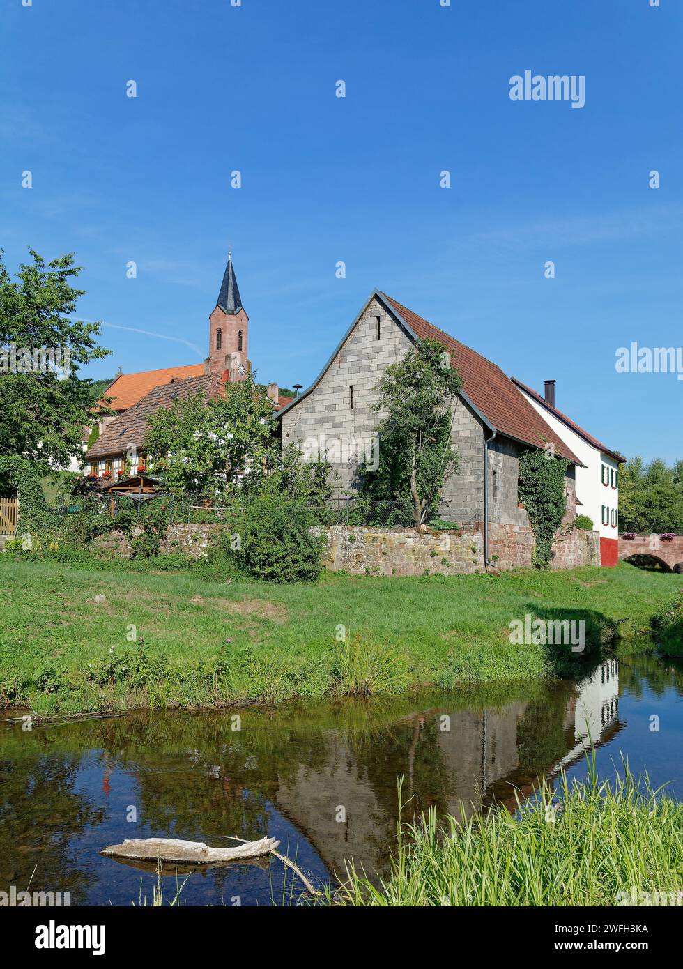 Villaggio di Gräfendorf presso il fiume Schondra nella valle di Saale franconia, bassa franconia, Baviera, Germania Foto Stock