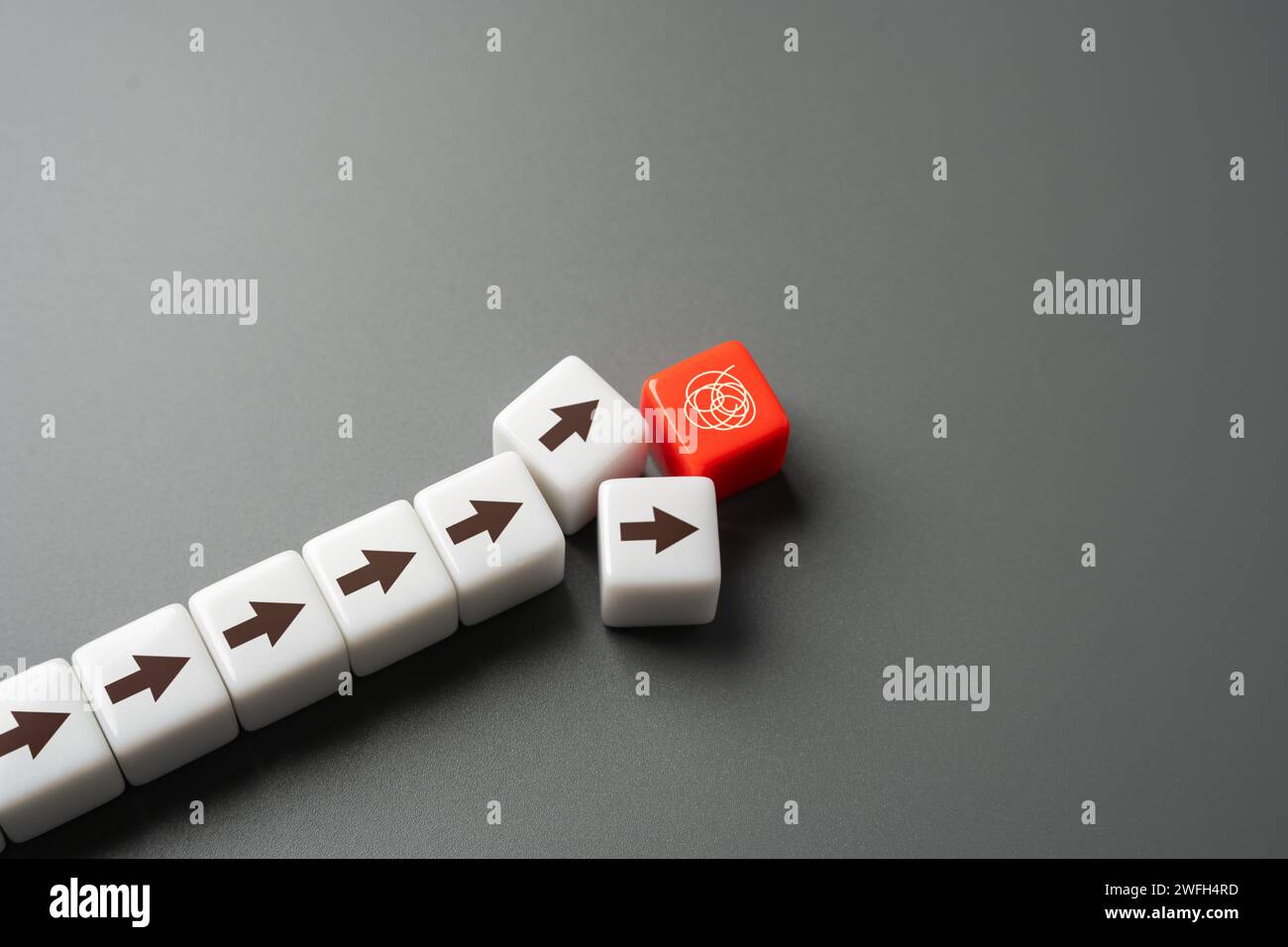 Accumulo di problemi. Situazione irrisolvibile. Confusione. Stabilire regole o regolamenti. Preoccupazioni e problemi. Foto Stock