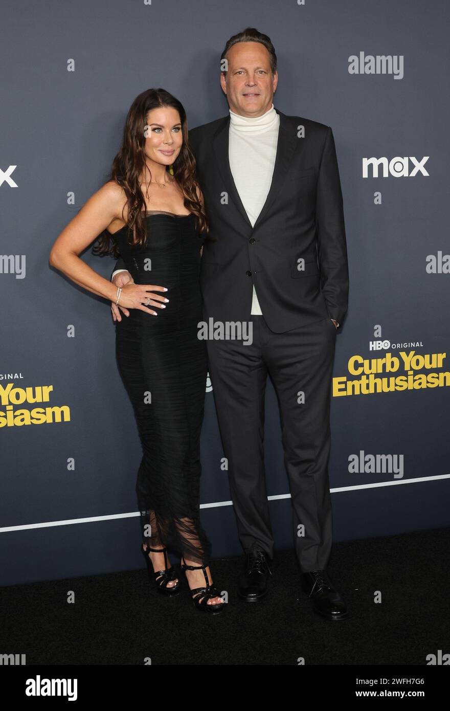 Los Angeles, CA. 30 gennaio 2024. Kyla Weber, Vince Vaughn alla premiere della 12a stagione della HBO di Curb Your Entreasm il 30 gennaio 2024 al DGA Theater Complex di Los Angeles, California Credit: Faye Sadou/Media Punch/Alamy Live News Foto Stock