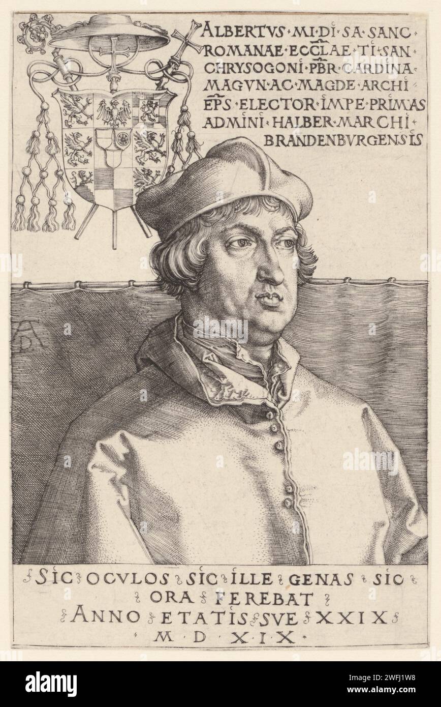 Ritratto del cardinale Albert van Brandenburg all'età di 29 anni, Albrecht Dürer, 1519 stampa Ritratto Ten Halven Lijve del cardinale Alberto (Albrecht) van Brandenburg, a destra, per una tenda o tela su una capriola. In alto a sinistra dello stemma, in alto a destra dei suoi nomi e titoli in latino. In margine alla fine di una didascalia, la designazione dell'età della persona ritratta (29) e datazione in latino. Supporto araldico per incisione su carta Norimberga. cardinale. persone storiche Foto Stock