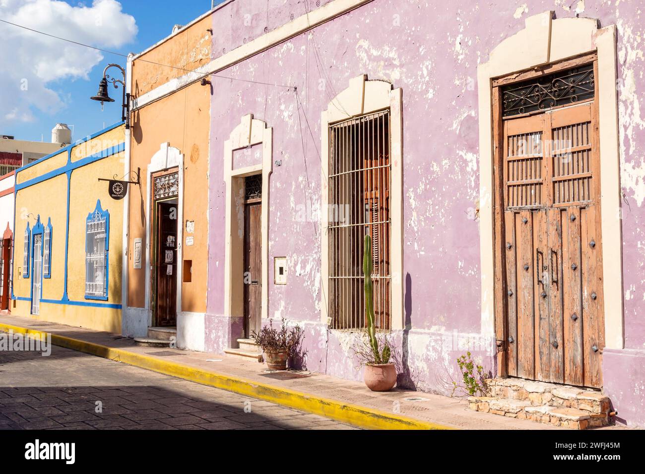Merida Mexico, zona Paseo Montejo Centro, Calle 45, esterno, ingresso anteriore dell'edificio, residenza storica, case residenze case, Mexica Foto Stock