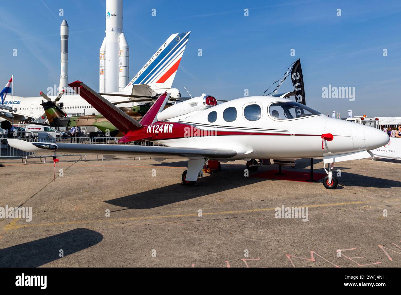 Monoplano a sbalzo ad ala bassa Cirrus Vision SF50 al Paris Air Show. Le Bourget, Francia - 22 giugno 2017 Foto Stock