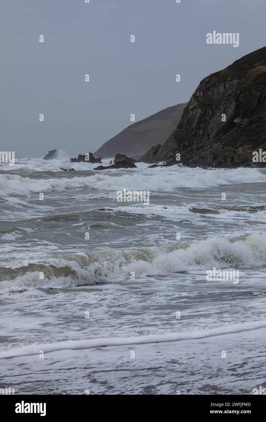 Tempesta Isha al largo di Portwrinkle in Cornovaglia Foto Stock