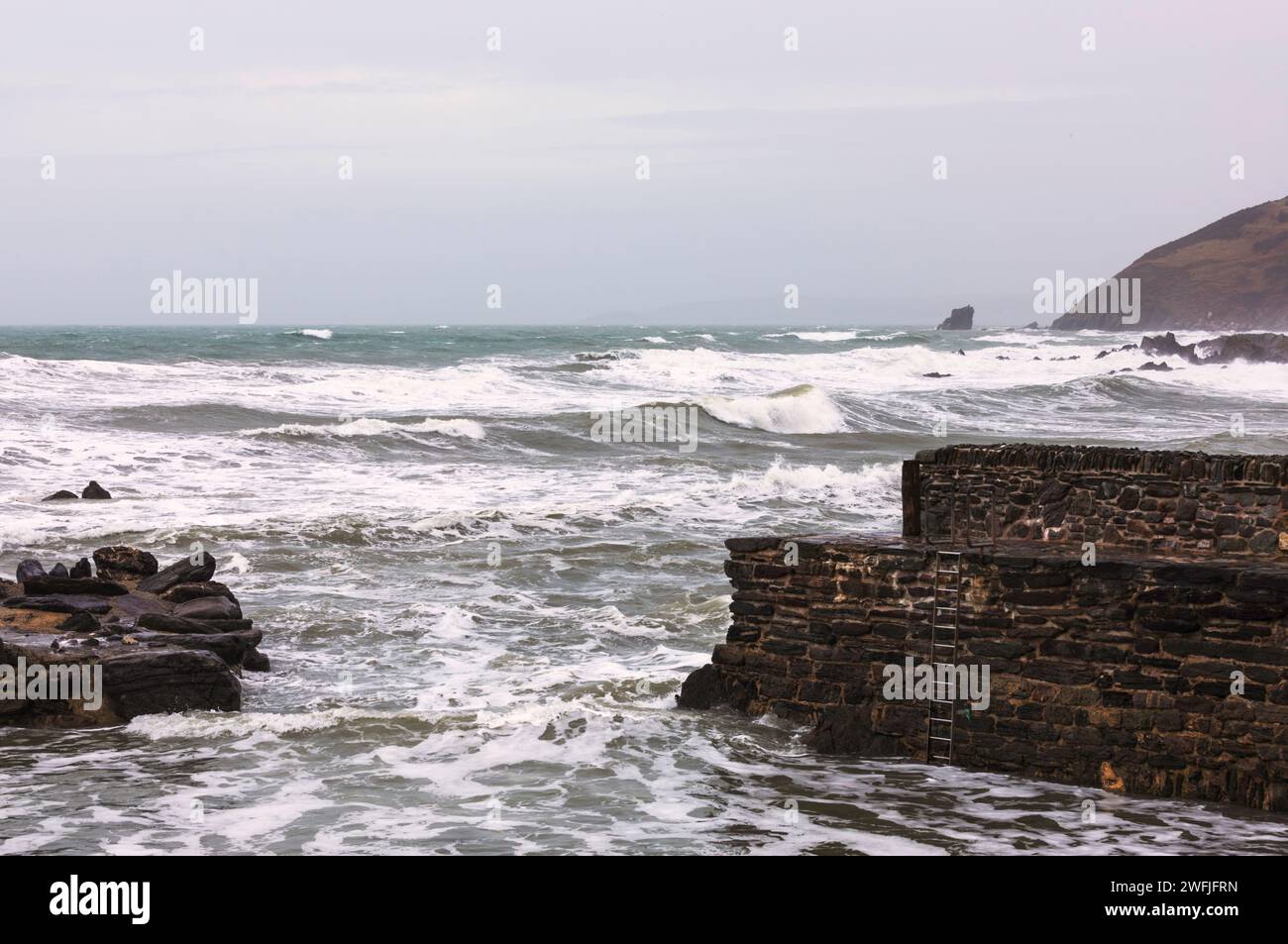 Ingresso del porto a Portwrinkle Cornwall Foto Stock