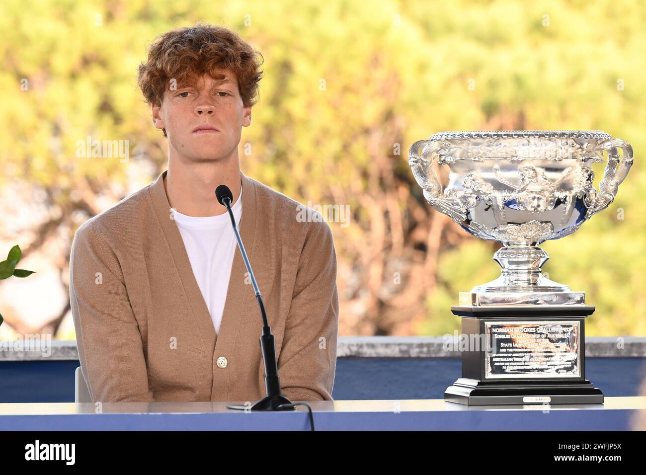 News - Conferenza stampa Jannik Sinner e Angelo Binaghi Jannik Sinner durante la conferenza stampa dopo la vittoria degli Australian Open 2024, 31 gennaio 2024 presso la nuova sede Federtennis di Roma. Roma nuova sede Federtennis Italia Copyright: XDomenicoxCippitellix/xLiveMediax LPN 1221783 Foto Stock