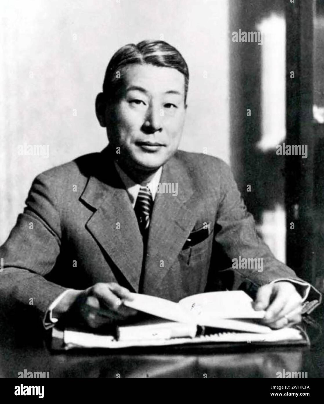 CHIUNE SUGIHARA (1900-1986) diplomatico giapponese che mentre prestava servizio in Lituania aiutò migliaia di ebrei a fuggire dall'Europa attraverso il territorio giapponese. Foto Stock