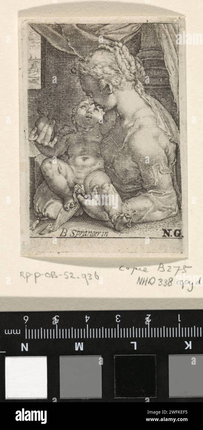 Maria incontrò Christuskind, anonimo, dopo Hendrick Goltzius, dopo Bartholomeus Spranger, 1589 - 1667 stampa Mary with the Christ Child sul braccio. Tiene una pera in mano. Incisione di carta Maria in piedi (o mezza lunghezza), il Cristo-bambino sul braccio (Cristo-bambino alla sinistra di Maria) Foto Stock