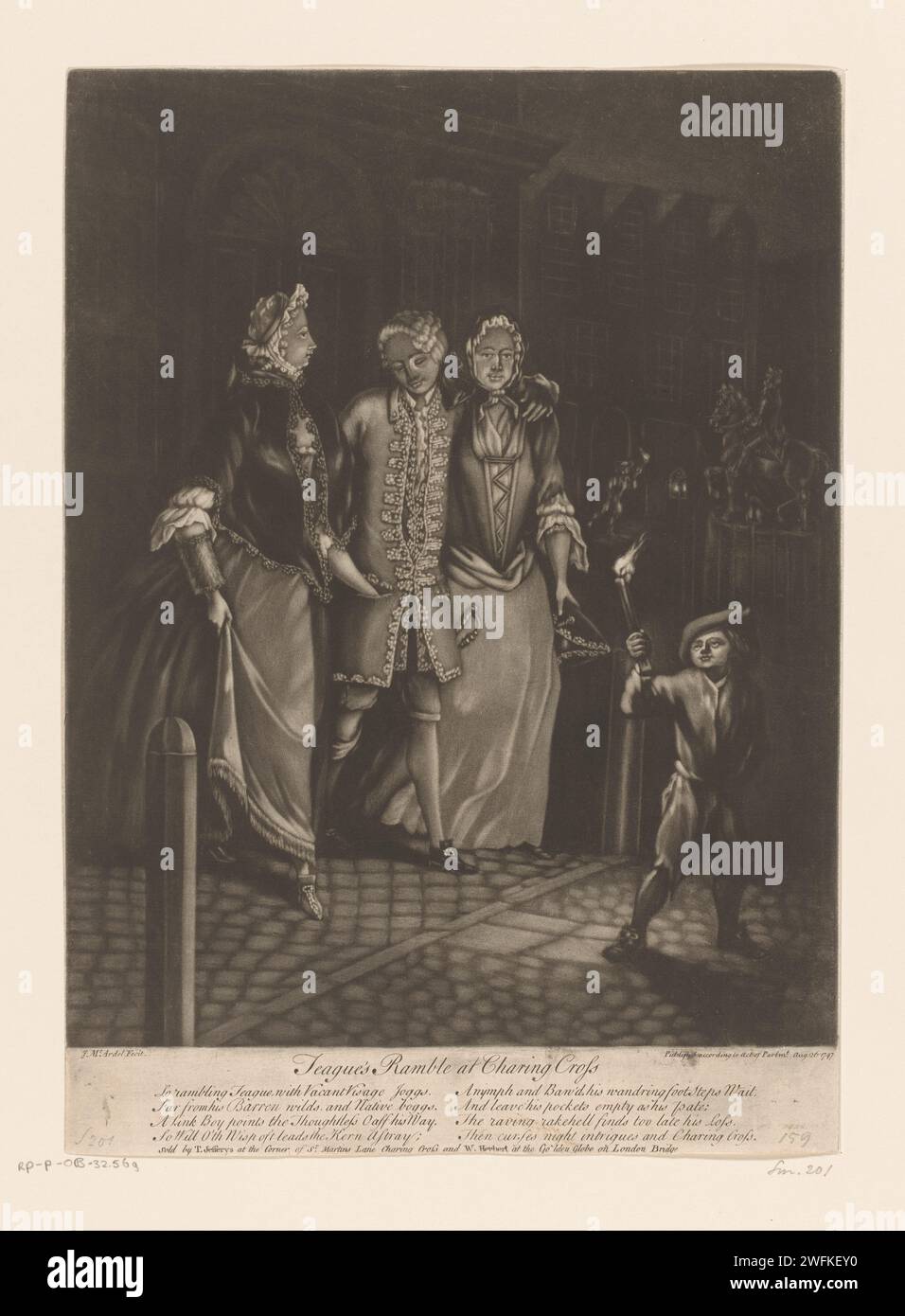 L'uomo ubriaco è supportato da due donne, James Mcardell, stampa del 1747 scena notturna in strada. La donna a destra tocca la tasca dell'uomo e gli ordina. Probabilmente basato sul personaggio di The Irish Man Teague di Robert Howards "The Committee". Sotto la stampa un verso inglese a otto righe. L'ubriachezza dei giornali di Londra. mulino a vento in paesaggio (+ città(-scape) con figure, personale). Borsetta - GG - femmina. torcia. Essere sostenuto Charing Cross Foto Stock