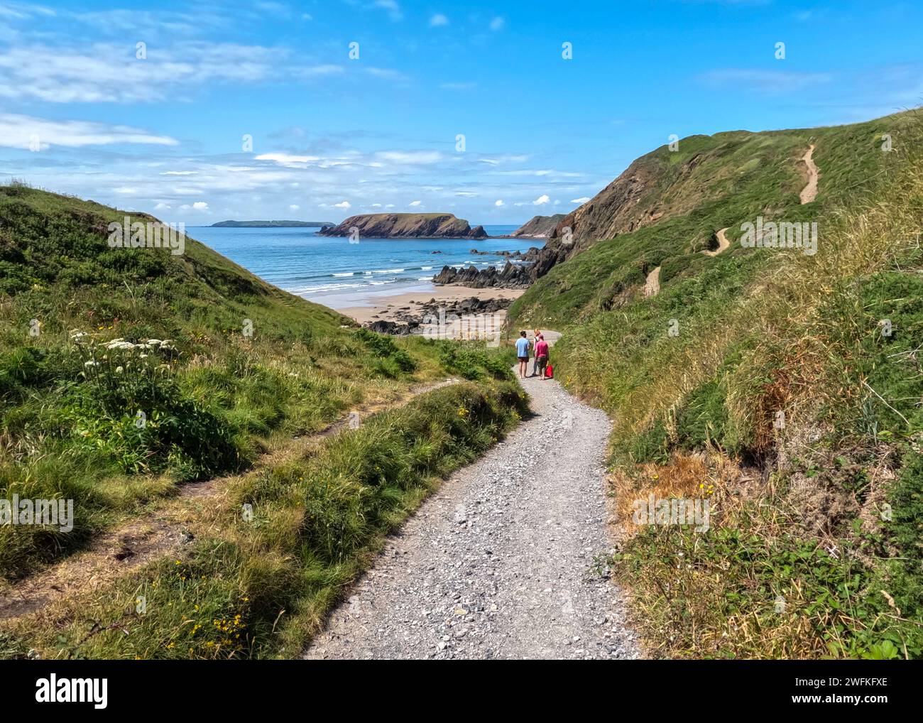 L'avvicinamento alla splendida spiaggia sabbiosa di Marloes nel Pembrokeshire, Galles. Foto Stock