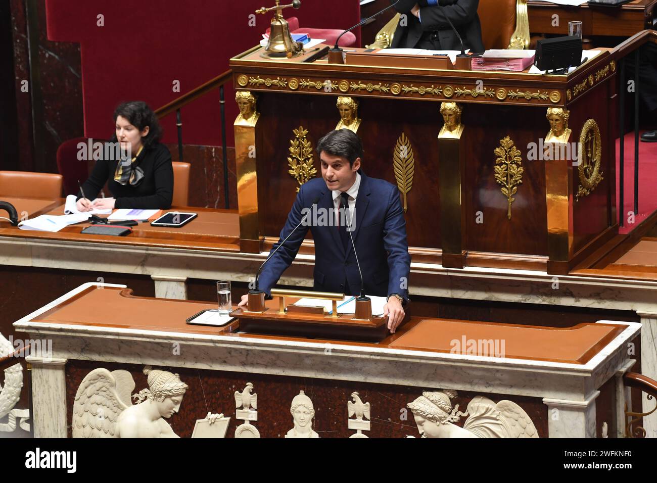 Francia. 30 gennaio 2024. Il primo ministro, Gabriel Attal, pronuncia il suo discorso politico generale all'Assemblea nazionale. A Parigi, in Francia, il 30 gennaio 2024. (Foto di Lionel Urman/Sipa USA) credito: SIPA USA/Alamy Live News Foto Stock