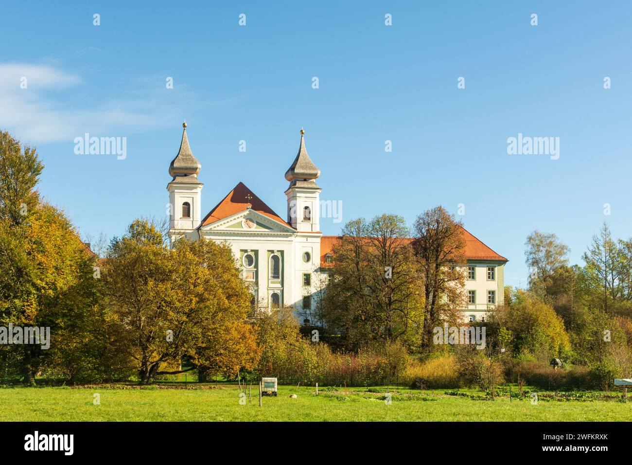 Schlehdorf: chiesa di St Tertulin in Oberbayern, Land di Tölzer, alta Baviera, Bayern, Baviera, Germania Foto Stock