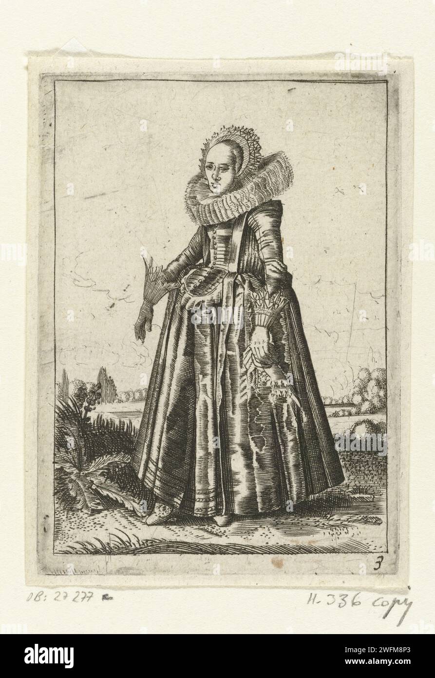 Elegante signora con fazzoletto, anonima, dopo Adriaen Matham, dopo Dirck Hals, 1619 - 1652 Signora, vestita secondo la moda di circa 1620, in piedi nel paesaggio, visto dal fronte, leggermente a destra. Indossa un costume da aquilone, il cui corpo ha un arrotondamento largo e basso, e una gonna a pieghe (sopra un fianchi strappato). Le maniche strette sono rifinite con polsini laterali grandi a forma di imbuto. Un ampio colletto in pietra intorno al collo, decorato con pizzo. Sulla sua testa un cappello da fiocco o diadema. Ha un fazzoletto nella mano destra. Abiti per incisione su carta di Amsterdam, costume (+ cl. Donna Foto Stock