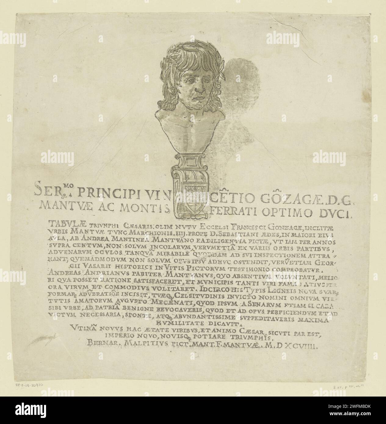 Stampa del titolo con ritratto dell'artista Andrea Mantegna, Andrea Andreani, dopo Bernardo Malpizzi, dopo Andrea Mantegna, 1599 Stampa del titolo con un busto ritratto dell'artista Andrea Mantegna e un testo in latino. Tipografia: Italyafter disegno di: Mantuaafter scultura di: MantuaMantova carta trionfo di Cesare. persone storiche Foto Stock