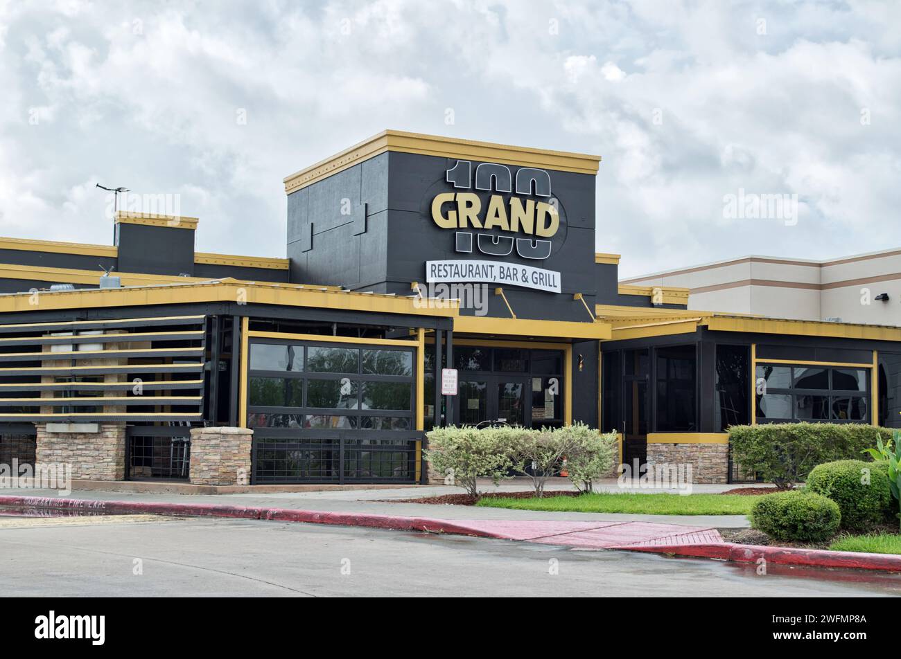 Houston, Texas USA 07-04-2023: 100 Grand Restaurant Bar and Grill esterno a Houston, Texas. Ristorante soul food locale. Foto Stock