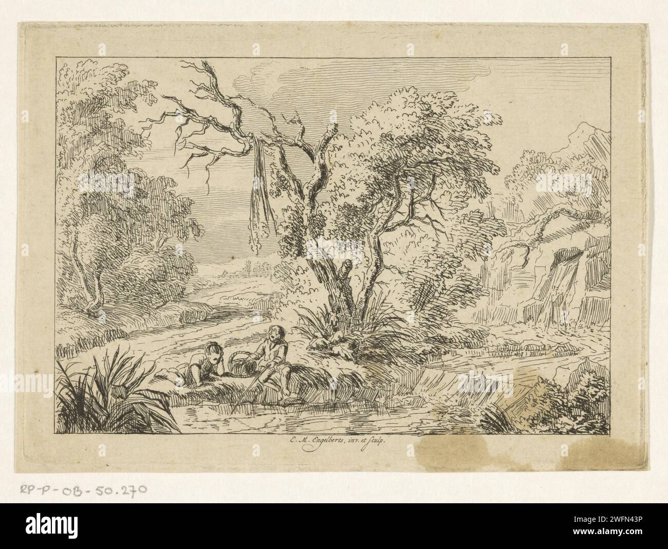 Paesaggio fluviale con pescatore, Engelbertus Matthias Engelberts, 1741 - 1807 stampa paesaggio con fiume tortuoso e cascata. Un ragazzo sta pescando in banca a una festa sugli alberi mentre una ragazza guarda. Un cesto tra di loro. Pescatore olandese di incisione della carta Foto Stock