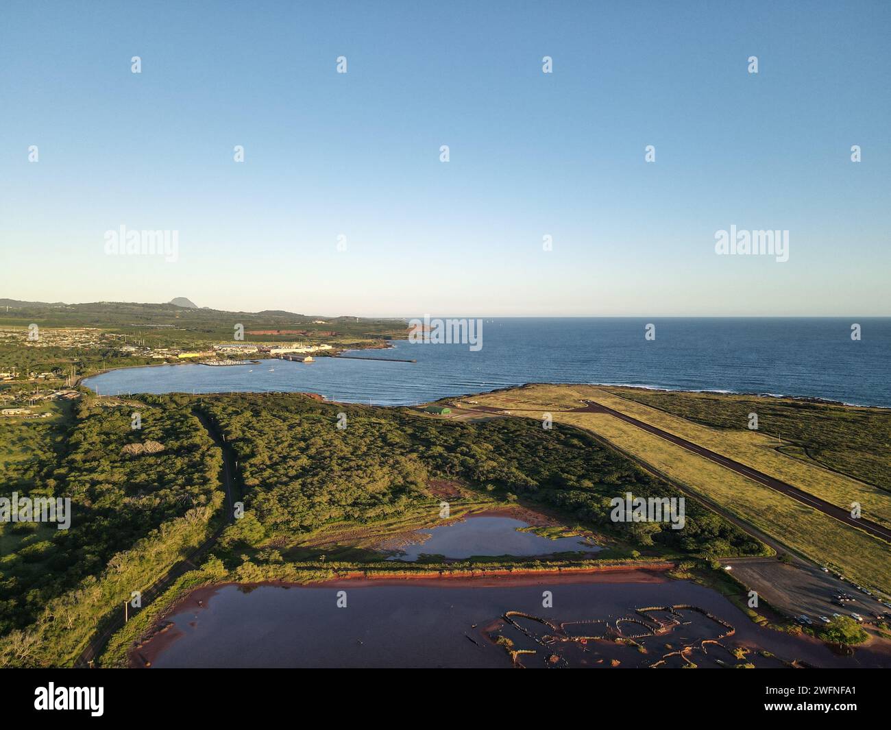 Vista aerea di Port Allen sul lato sud di Kauai Foto Stock