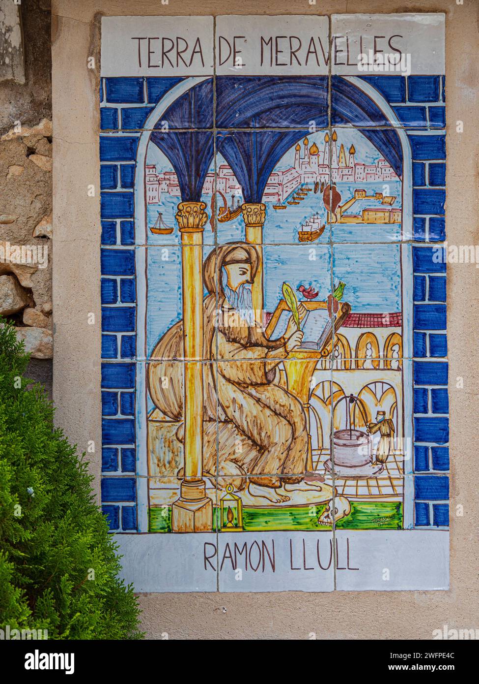 imagen de ramon Llull en azulejos, Santuario de la madre de Dios de cura , monte de Randa, Algaida, Mallorca, Isole Baleari, Spagna Foto Stock