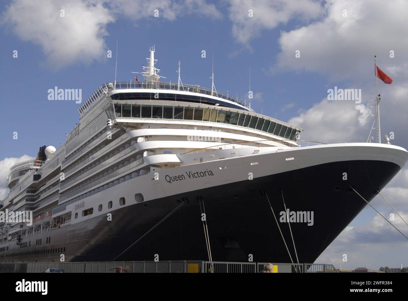 Copenhagen / Danimarca.  La nave da crociera Queen Victoria anatra a langeline kaj oggi il 31 luglio 2013 Foto Stock