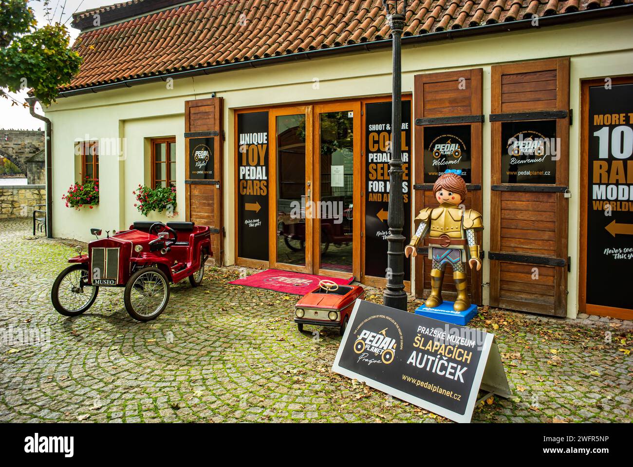 Praha, Repubblica Ceca, 29 ott 2023, pedal car Museum *** Praha, Tschechische Republik, 29 ott 2023, Tretauto-Museum Copyright: XWolfgangxSimlingerx Foto Stock