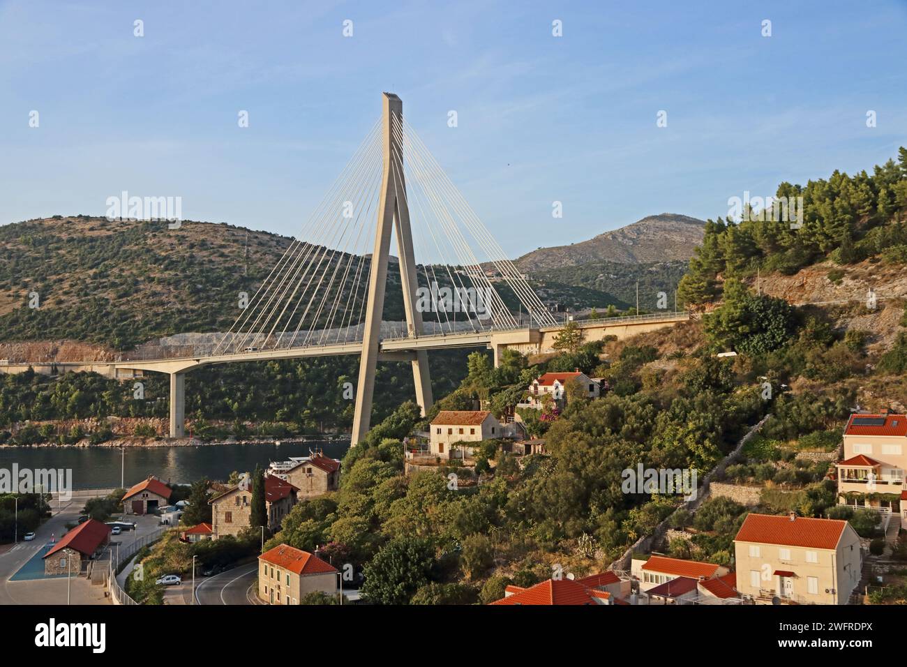 Ponte del Dr. Franjo Tudman, un ponte strallato alla periferia di Dubrovnik Foto Stock