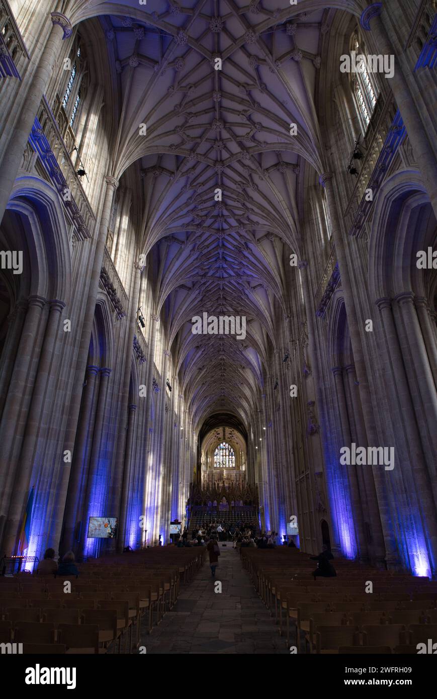 Interno della cattedrale di Winchester durante la pratica orchestrale Foto Stock