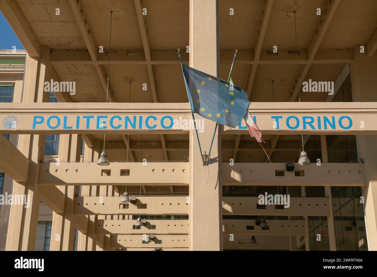 Il Politecnico di Torino, situato a Lingotto, è un campus di formazione di alto livello con laboratori, sale di studio e sala conferenze, la sede è localizzata Foto Stock