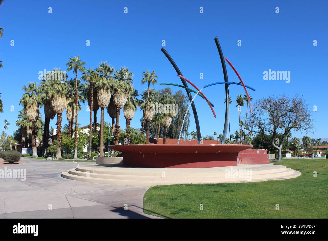 Rainmaker Fountain progettata da Davis Morris, Frances Stevens Park, Palm Springs, California Foto Stock