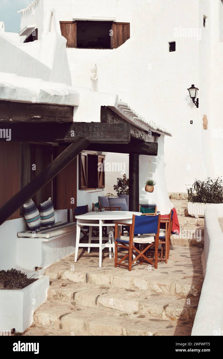 piccola terrazza di binibeca sull'isola di minorca in spagna il 6 agosto 2021 Foto Stock